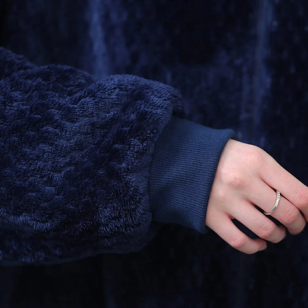 Peignoir Femme Hiver – En Flanelle Long Bleu Marine à Capuche Blanche