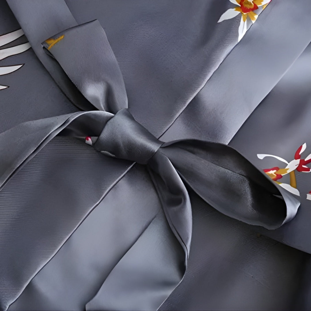 Peignoir Femme Satin – Motif Grues Japonaises Argenté