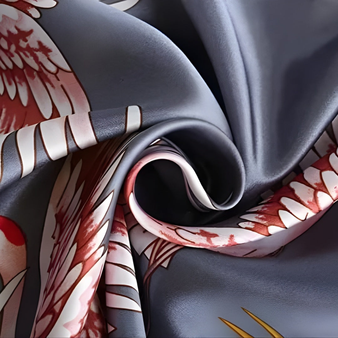 Peignoir Femme Satin – Motif Grues Japonaises Argenté