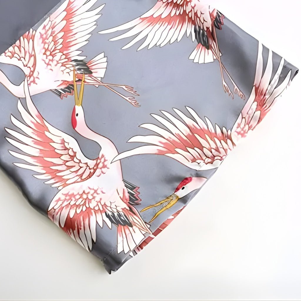 Peignoir Femme Satin – Motif Grues Japonaises Argenté